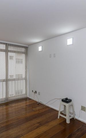 Apartamento à venda com 90m², 2 quartos e 1 vaga Apartamento à venda com 90m², 2 quartos e 1 vagaSala