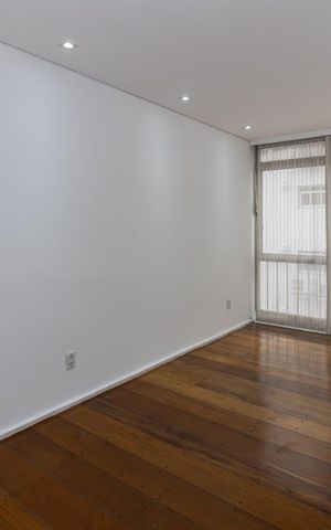 Apartamento à venda com 90m², 2 quartos e 1 vaga Apartamento à venda com 90m², 2 quartos e 1 vagaSala