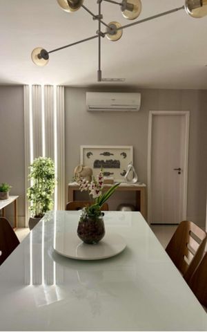 Apartamento à venda com 175m², 4 quartos e 3 vagas Apartamento à venda com 175m², 4 quartos e 3 vagasSala