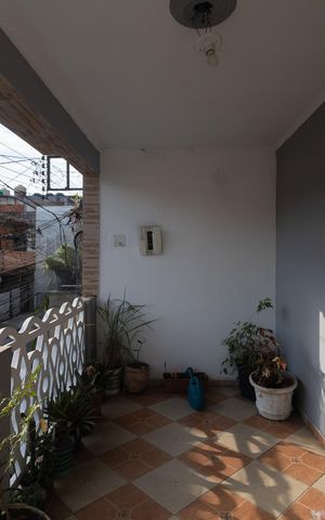 Casa à venda com 240m², 4 quartos e 2 vagas Casa à venda com 240m², 4 quartos e 2 vagasVaranda