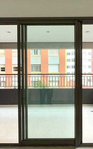 Apartamento à venda com 56m², 2 quartos e 1 vaga Apartamento à venda com 56m², 2 quartos e 1 vagaVaranda