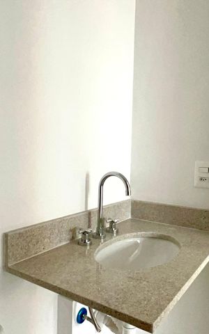 Apartamento à venda com 56m², 2 quartos e 1 vaga Apartamento à venda com 56m², 2 quartos e 1 vagaBanheiro