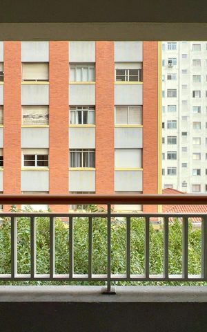 Apartamento à venda com 56m², 2 quartos e 1 vaga Apartamento à venda com 56m², 2 quartos e 1 vagaVaranda