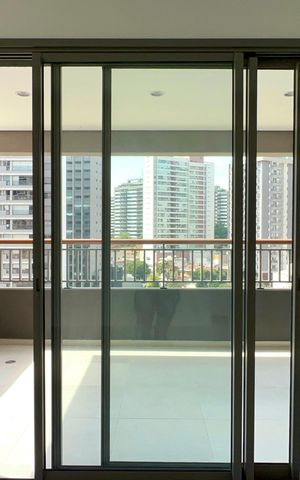 Apartamento à venda com 56m², 2 quartos e 1 vaga Apartamento à venda com 56m², 2 quartos e 1 vagaVaranda