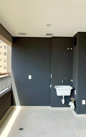 Apartamento à venda com 56m², 2 quartos e 1 vaga Apartamento à venda com 56m², 2 quartos e 1 vagaVaranda
