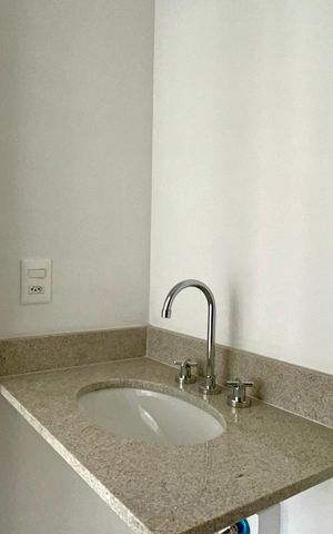 Apartamento à venda com 56m², 2 quartos e 1 vaga Apartamento à venda com 56m², 2 quartos e 1 vagaBanheiro