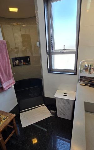Apartamento à venda com 160m², 4 quartos e 2 vagas