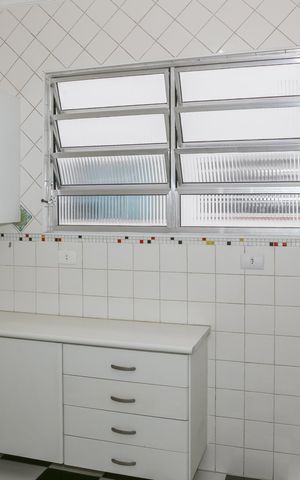 Apartamento à venda com 82m², 2 quartos e 1 vaga Apartamento à venda com 82m², 2 quartos e 1 vagaCozinha e Área de Serviço