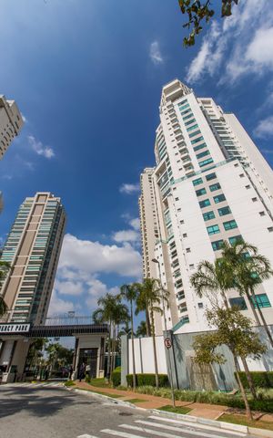 Apartamento à venda com 176m², 4 quartos e 3 vagasVista da Rua