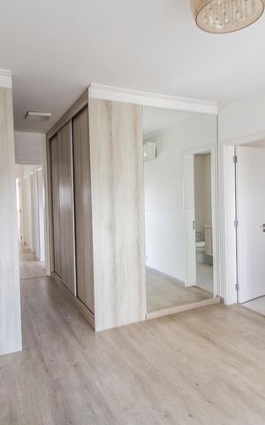 Apartamento à venda com 176m², 4 quartos e 3 vagas Apartamento à venda com 176m², 4 quartos e 3 vagasSuíte