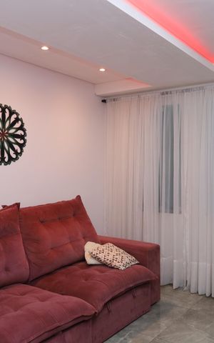 Casa à venda com 100m², 3 quartos e 2 vagasSala