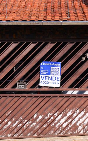 Casa à venda com 100m², 3 quartos e 2 vagasPlaca GRANDE instalada no portão do imóvel, dia 13.08.2026 - Código da placa: VGEF-679