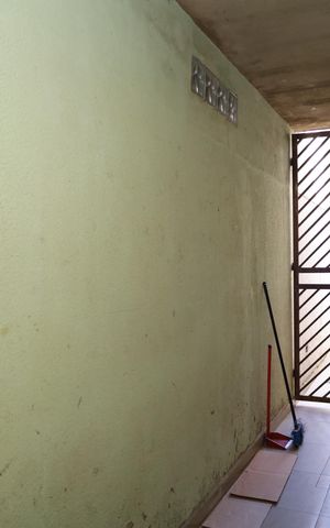 Casa à venda com 100m², 3 quartos e 2 vagasCorredor
