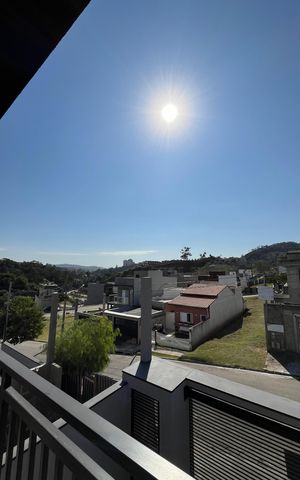Casa de condomínio à venda com 150m², 3 quartos e 2 vagas Casa de condomínio à venda com 150m², 3 quartos e 2 vagasVista