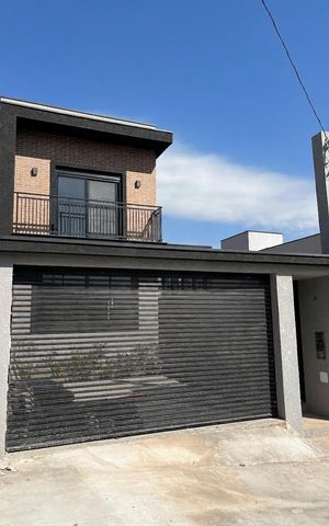 Casa de condomínio à venda com 150m², 3 quartos e 2 vagas Casa de condomínio à venda com 150m², 3 quartos e 2 vagasFachada