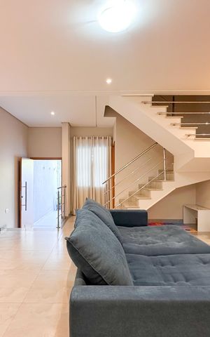 Apartamento à venda com 200m², 3 quartos e 3 vagas Apartamento à venda com 200m², 3 quartos e 3 vagasSala