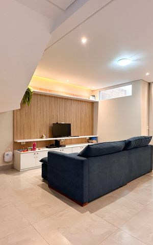 Apartamento à venda com 200m², 3 quartos e 3 vagas Apartamento à venda com 200m², 3 quartos e 3 vagasSala