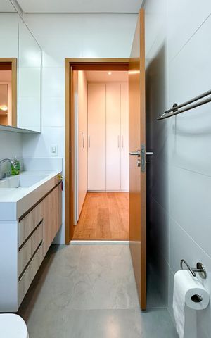 Apartamento à venda com 200m², 3 quartos e 3 vagas Apartamento à venda com 200m², 3 quartos e 3 vagasBanheiro da Suíte 2