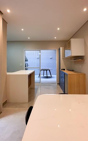 Apartamento à venda com 200m², 3 quartos e 3 vagas Apartamento à venda com 200m², 3 quartos e 3 vagasCopa