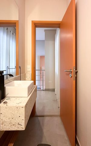 Apartamento à venda com 200m², 3 quartos e 3 vagas Apartamento à venda com 200m², 3 quartos e 3 vagasLavabo