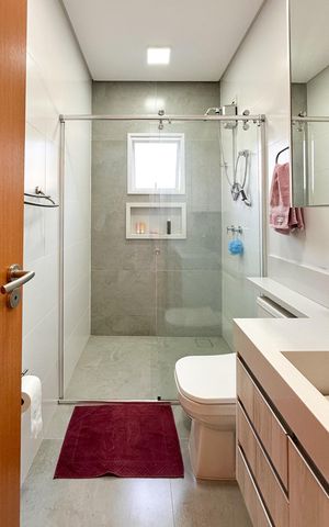 Apartamento à venda com 200m², 3 quartos e 3 vagas Apartamento à venda com 200m², 3 quartos e 3 vagasBanheiro da Suíte 2