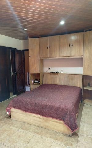 Casa à venda com 180m², 3 quartos e 2 vagasQuarto