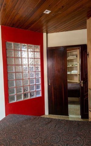 Casa à venda com 180m², 3 quartos e 2 vagasQuarto