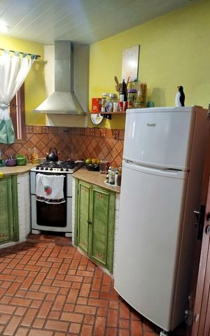 Casa à venda com 180m², 3 quartos e 2 vagasCozinha