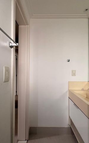Apartamento à venda com 69m², 3 quartos e 2 vagas Apartamento à venda com 69m², 3 quartos e 2 vagasBanheiro da Suíte