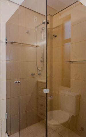 Apartamento para alugar com 156m², 2 quartos e 1 vaga Apartamento para alugar com 156m², 2 quartos e 1 vagaBanheiro da Suíte 1