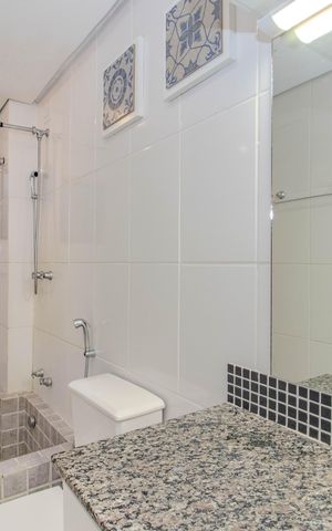 Apartamento para alugar com 156m², 2 quartos e 1 vaga Apartamento para alugar com 156m², 2 quartos e 1 vagaBanheiro da Suíte 2