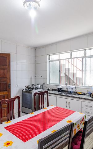 Casa à venda com 117m², 3 quartos e 2 vagas Casa à venda com 117m², 3 quartos e 2 vagasCozinha