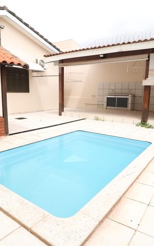 Casa para alugar com 120m², 3 quartos e sem vagaPiscina