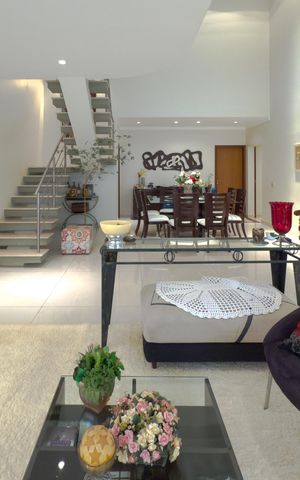 Casa à venda com 535m², 6 quartos e 1 vaga Casa à venda com 535m², 6 quartos e 1 vagaSala