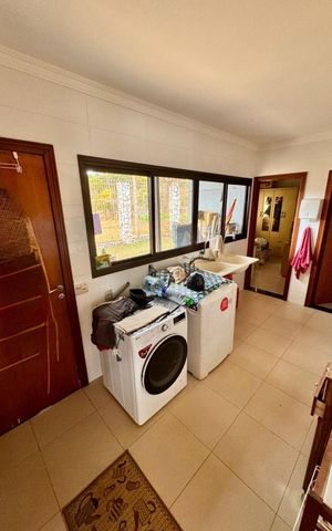 Casa à venda com 535m², 6 quartos e 1 vaga Casa à venda com 535m², 6 quartos e 1 vagaÁrea de serviço