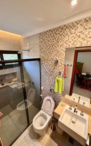 Casa à venda com 535m², 6 quartos e 1 vaga Casa à venda com 535m², 6 quartos e 1 vagaBanheiro