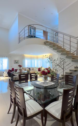 Casa à venda com 535m², 6 quartos e 1 vaga Casa à venda com 535m², 6 quartos e 1 vagaSala