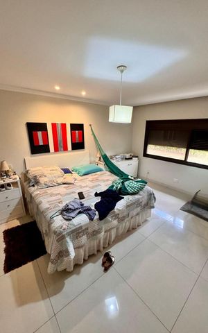 Casa à venda com 535m², 6 quartos e 1 vaga Casa à venda com 535m², 6 quartos e 1 vagaQuarto