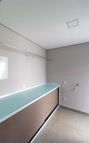 Casa de condomínio para alugar com 280m², 3 quartos e sem vaga Casa de condomínio para alugar com 280m², 3 quartos e sem vagaÁrea de Serviço