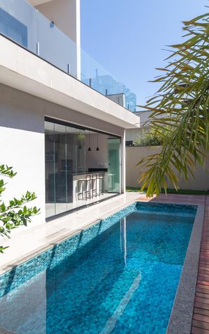 Casa de condomínio para alugar com 280m², 3 quartos e sem vaga Casa de condomínio para alugar com 280m², 3 quartos e sem vagaPiscina