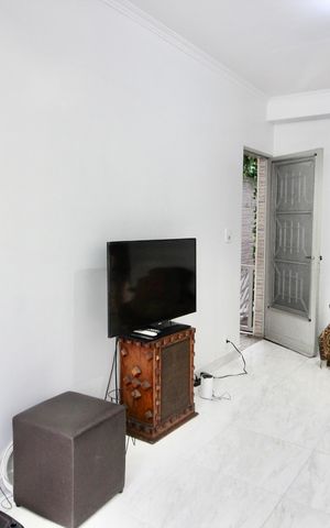 Casa à venda com 150m², 3 quartos e 2 vagas Casa à venda com 150m², 3 quartos e 2 vagasSala