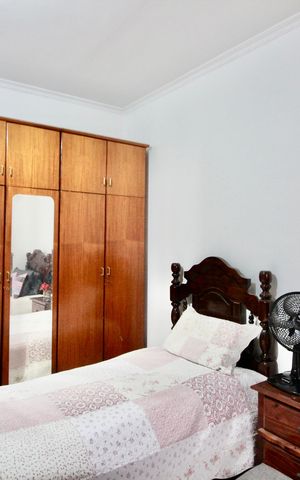Casa à venda com 150m², 3 quartos e 2 vagas Casa à venda com 150m², 3 quartos e 2 vagasQuarto 3