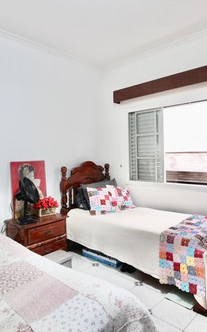 Casa à venda com 150m², 3 quartos e 2 vagas Casa à venda com 150m², 3 quartos e 2 vagasQuarto 3
