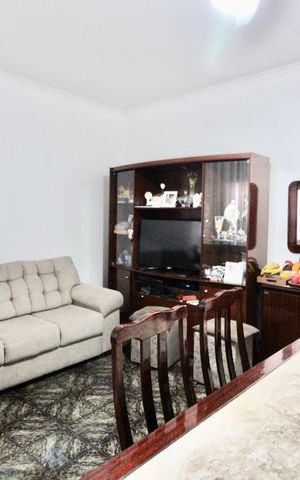 Casa à venda com 150m², 3 quartos e 2 vagas Casa à venda com 150m², 3 quartos e 2 vagasSala de jantar