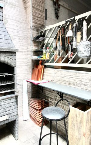 Casa à venda com 150m², 3 quartos e 2 vagas Casa à venda com 150m², 3 quartos e 2 vagasÁrea gourmet