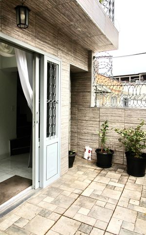 Casa à venda com 150m², 3 quartos e 2 vagas Casa à venda com 150m², 3 quartos e 2 vagasVaranda