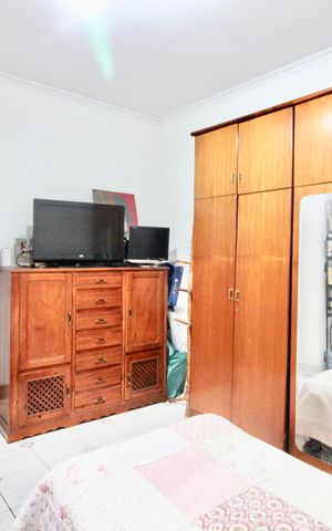 Casa à venda com 150m², 3 quartos e 2 vagas Casa à venda com 150m², 3 quartos e 2 vagasQuarto 3