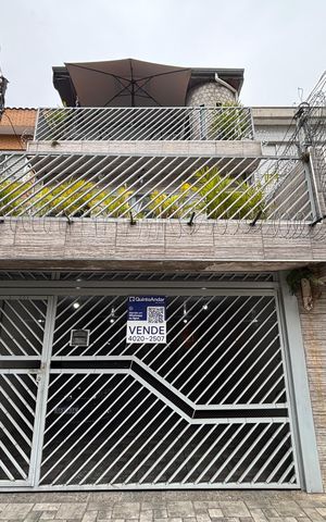 Casa à venda com 150m², 3 quartos e 2 vagas Casa à venda com 150m², 3 quartos e 2 vagasFachada