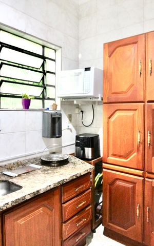 Casa à venda com 150m², 3 quartos e 2 vagas Casa à venda com 150m², 3 quartos e 2 vagasCozinha