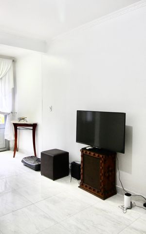 Casa à venda com 150m², 3 quartos e 2 vagas Casa à venda com 150m², 3 quartos e 2 vagasSala